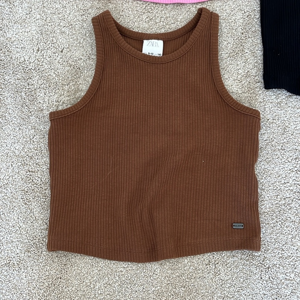 Tank tops - Picture 4 of 5